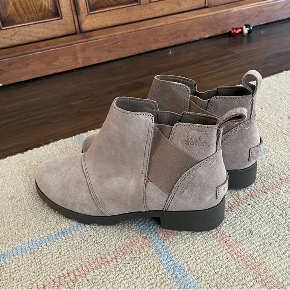 Sorel Tan Ankle Boots - Picture 2 of 3